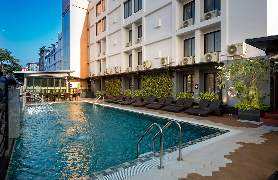 Nouvo City Hotel-1